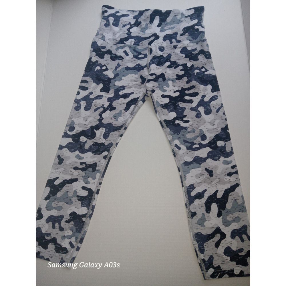 Lorna Jane Athletic Crop Leggings‎ sz.Small